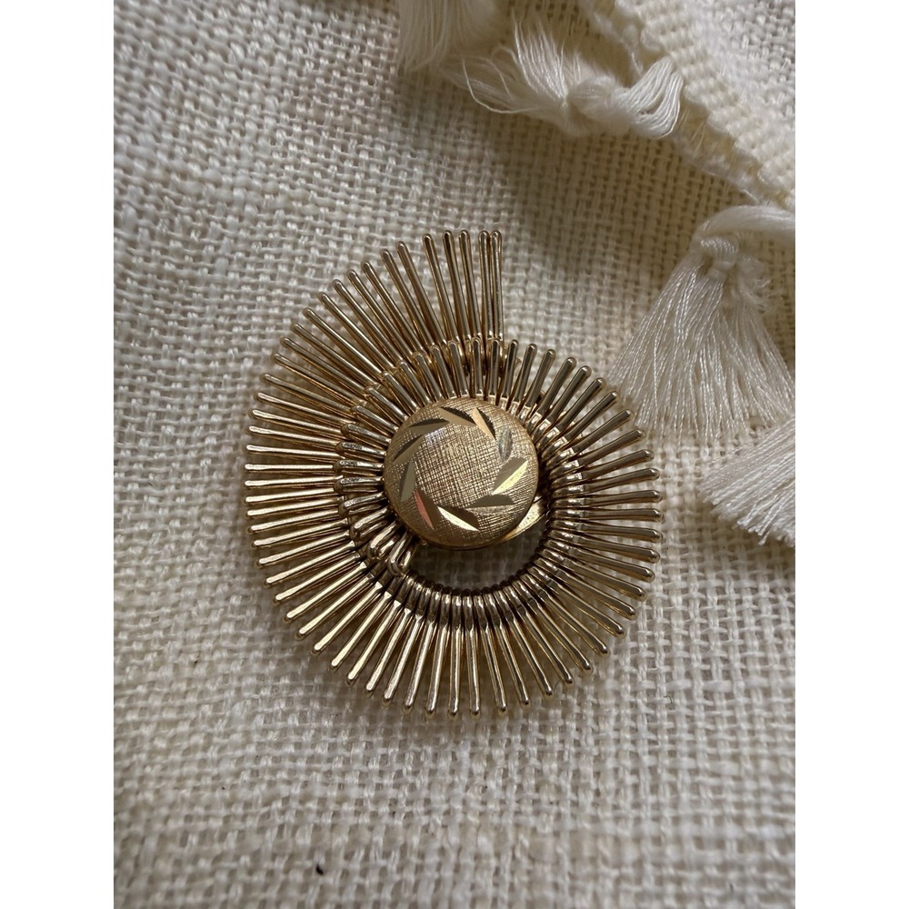 Western Germany Gold tone spiral etched dress scarf clip Jewelry Brooch 1 7/8"